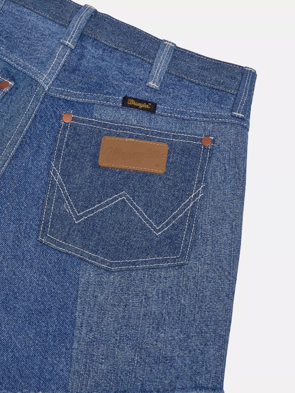 Wrangler | Beyond Retro Reworked Short - Picture 3 of 6